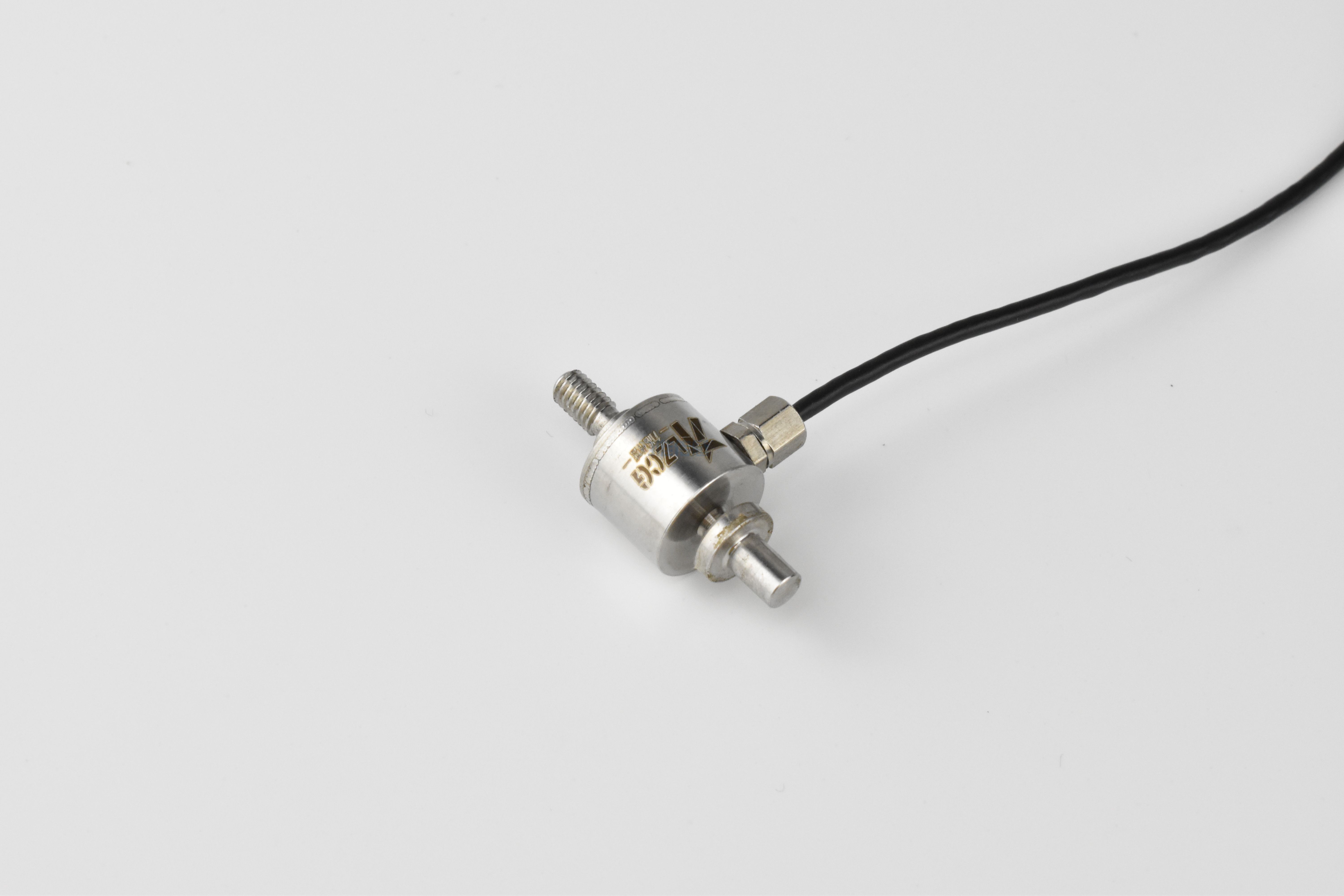 傳感器可運(yùn)用于工業(yè)機(jī)器人或其他測(cè)力系統(tǒng)(圖1) DSC_0056.JPG